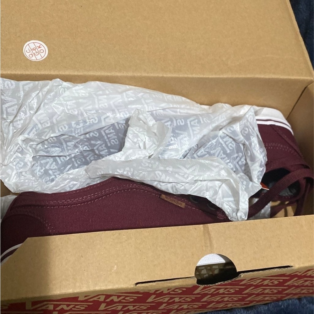 Vans - Picture 5 of 6